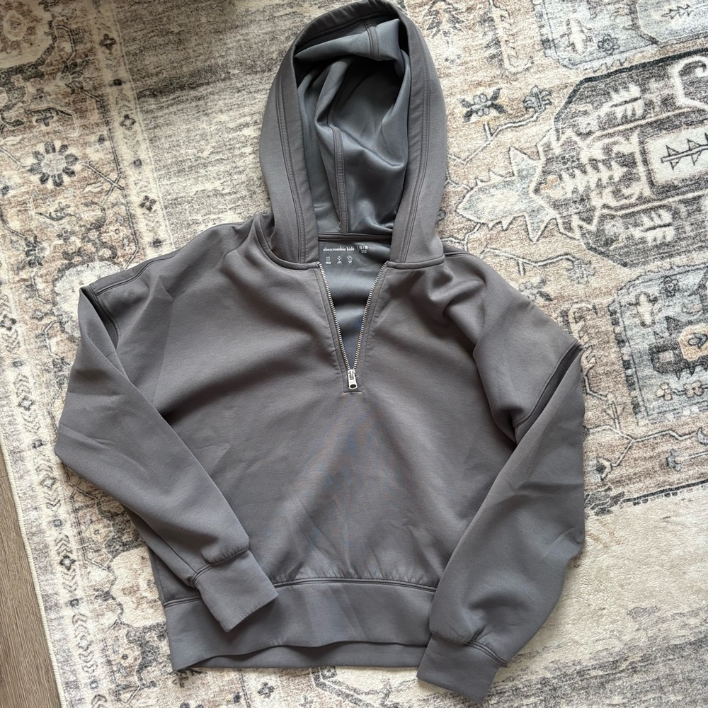 Abercrombie girls quarter zip sweater in gray size 15/16